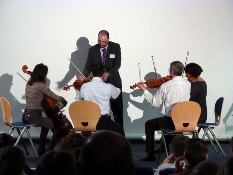 Le quatuor avec un guide improvisé